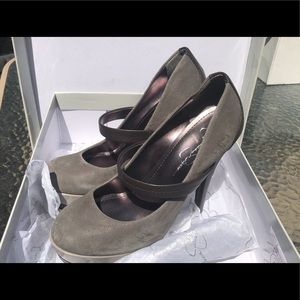 Jessica Simpson platform heel